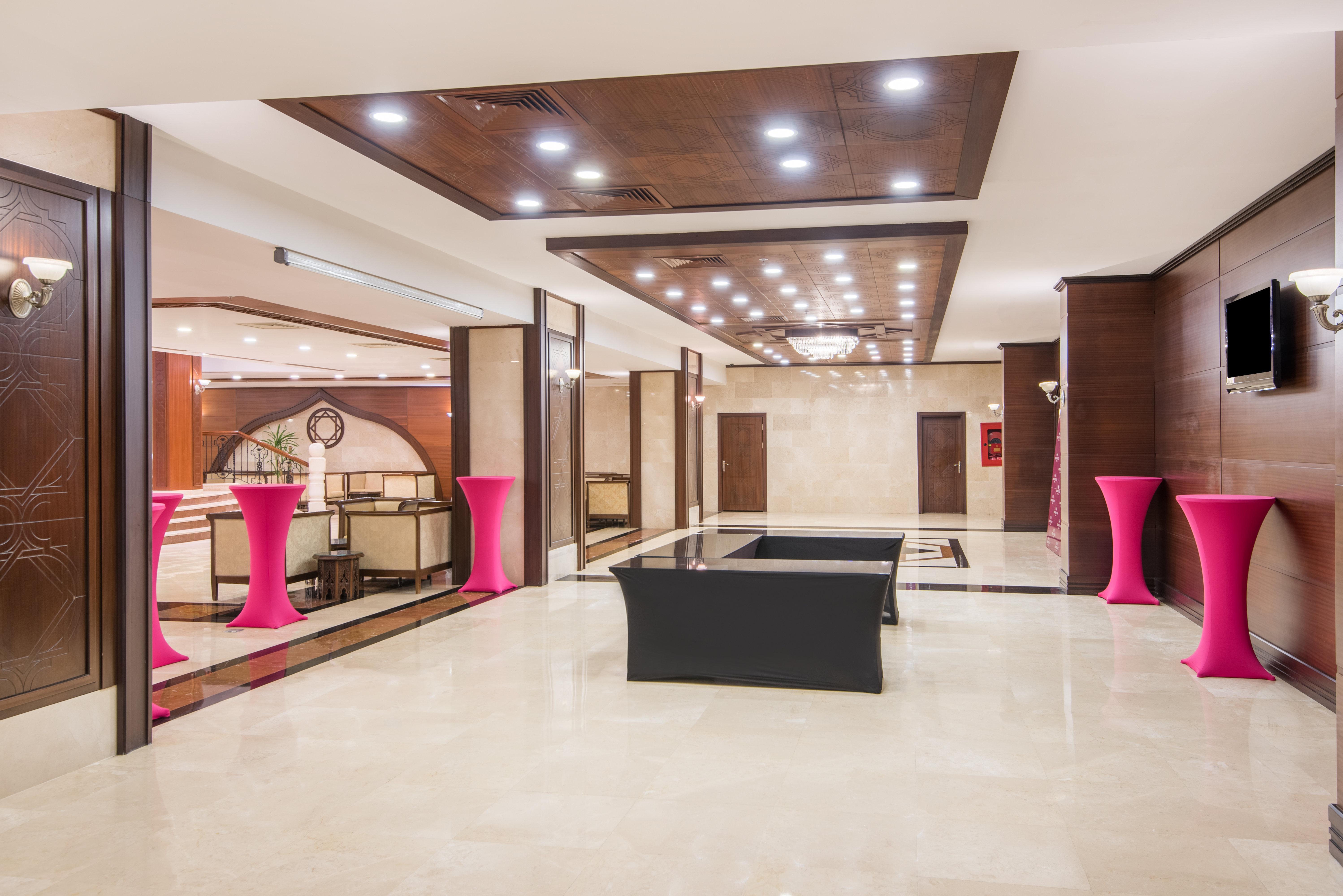 Crowne Plaza Antalya, An Ihg Hotel Exterior photo Lobby