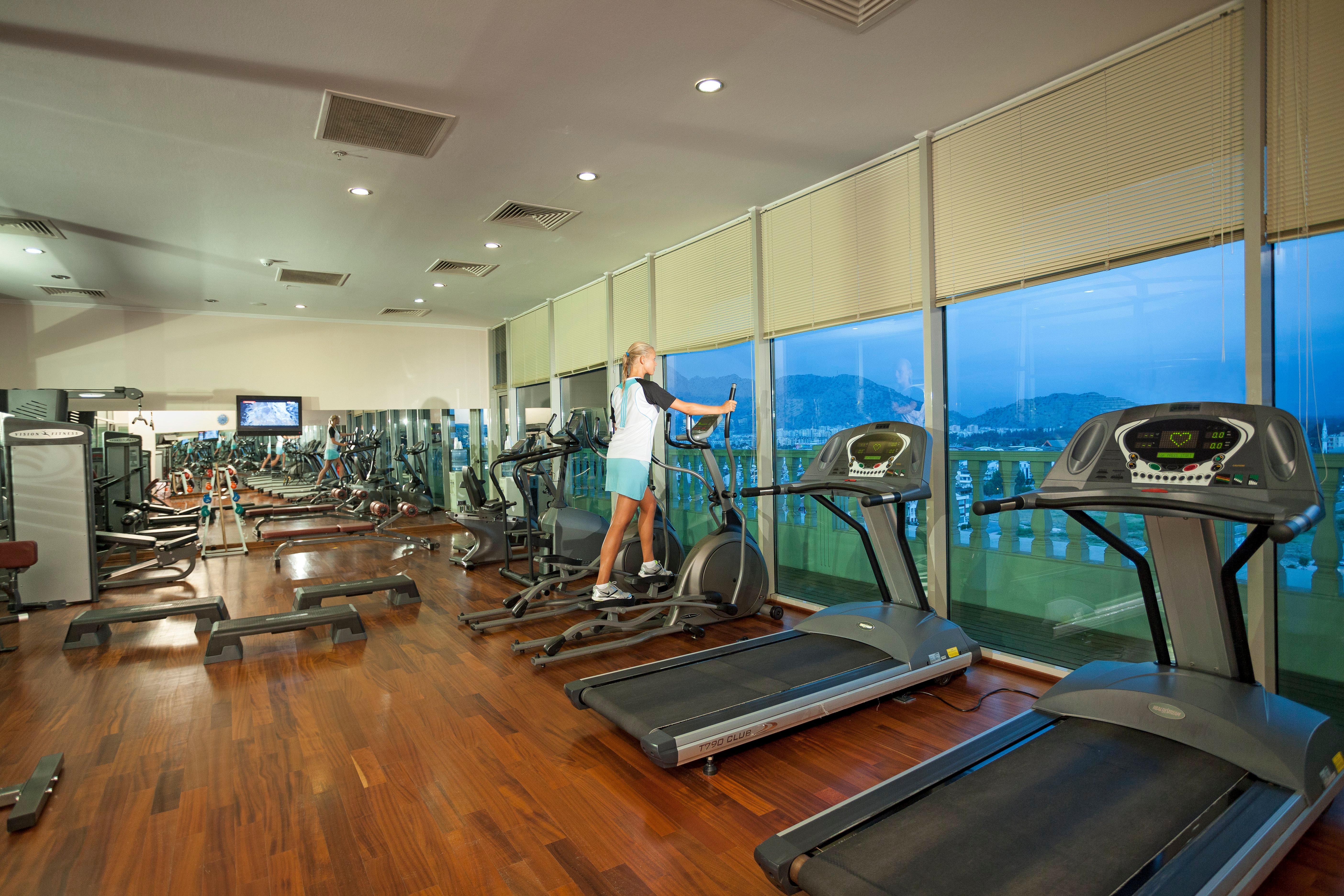 Crowne Plaza Antalya, An Ihg Hotel Exterior photo A gym in a hotel