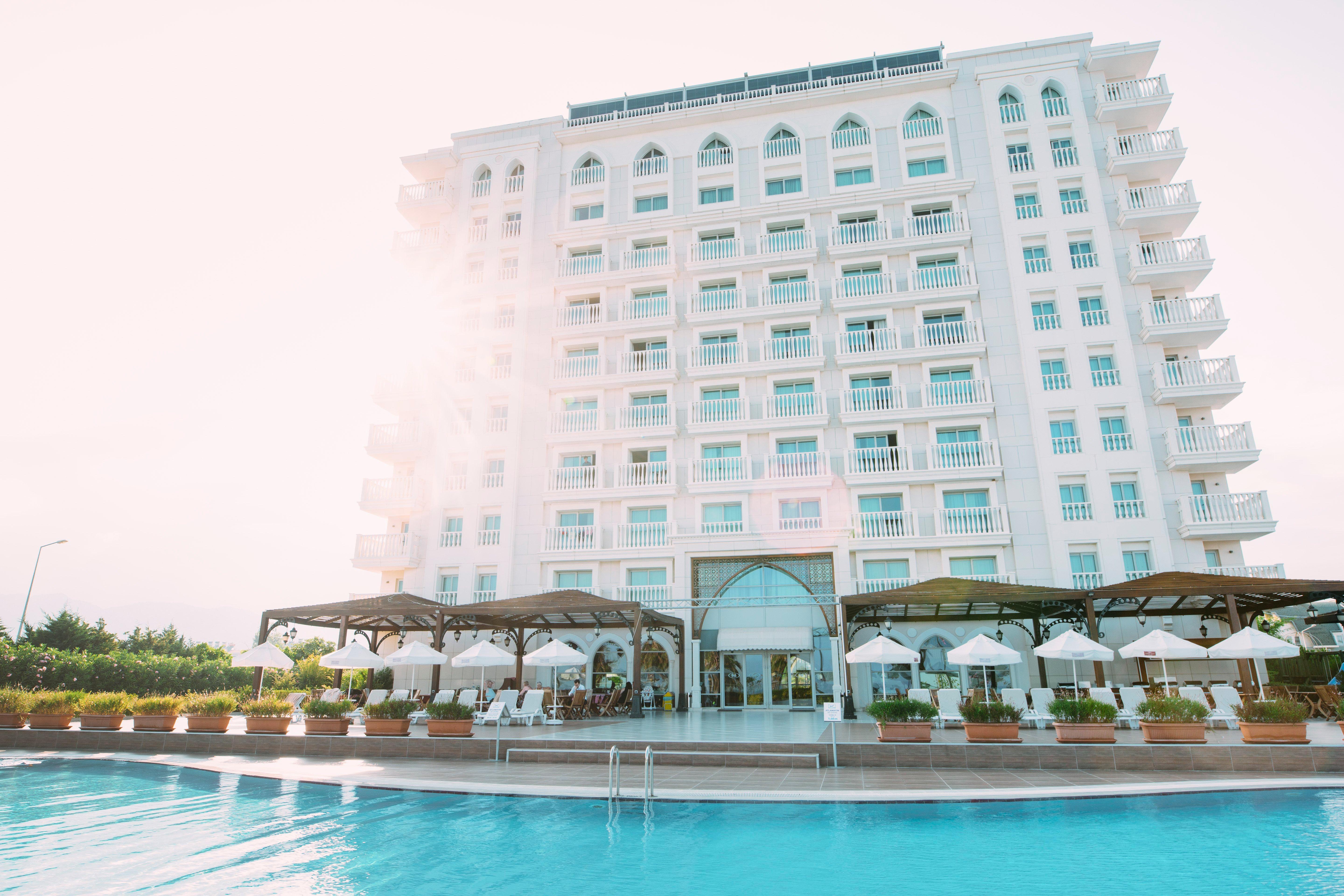 Crowne Plaza Antalya, An Ihg Hotel Exterior photo The hotel's main building